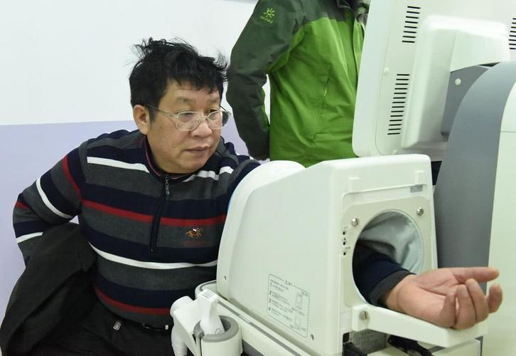智慧养老点亮幸福晚年——南京燕子矶街道新型智慧养老服务体系获网络名人点赞
